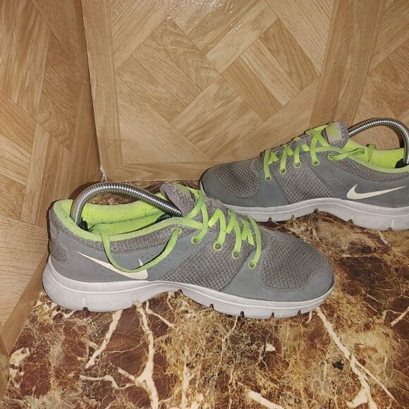 Nike women's Flex Experience RN running shoes sneaker gray size 8.5.   090 - Picture 6 of 12